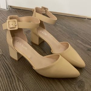 Nude heels never worn, just wrong size, comes in box